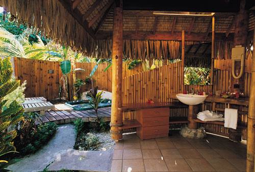 When I think of a perfect romantic, tropical shower, this one fits the bill