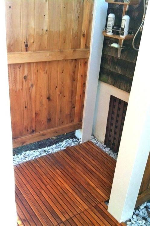 An outdoor shower can use various types of outdoor elements or be modernized