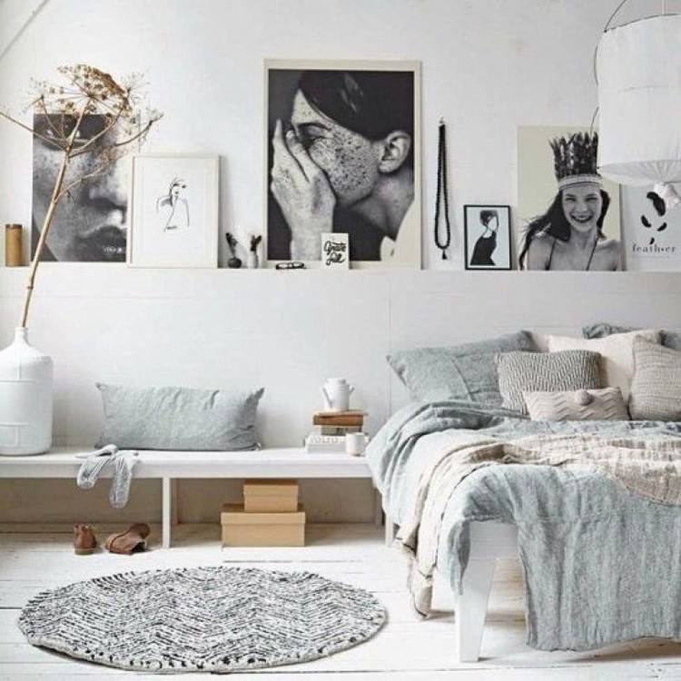 This layer shelving look needs no headboard in order to feel complete