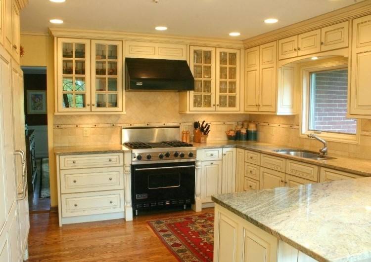 Cabinets are the backbone of the kitchen, and choosing the right kitchen cabinets requires that you understand what your home needs