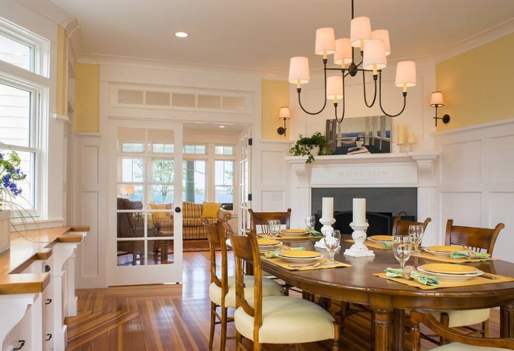 Charming dining room brings Hollywood Regency glam to a Victorian setting [Design: Paula Grace