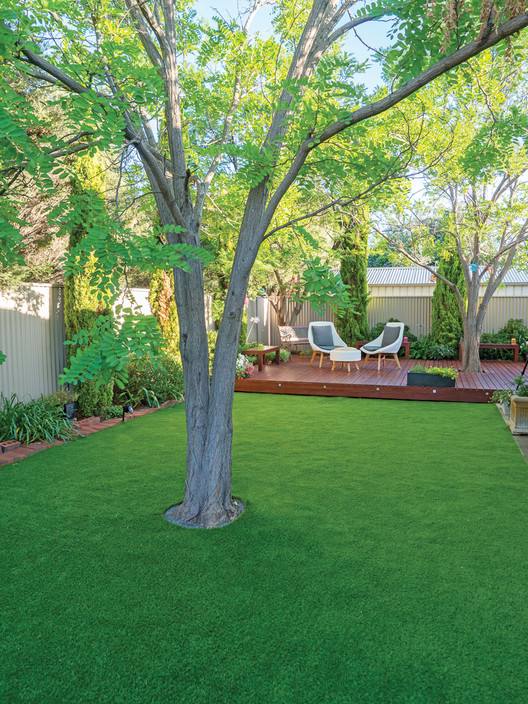 Artificial grass products for your deck, patio, or rooftop from SYNLawn