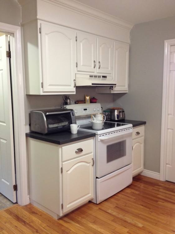 gorgeous blue kitchen cabinet