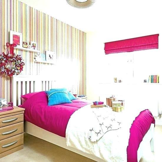 Bedroom decorating: wallpaper | Bedroom decorating ideas :: allaboutyou