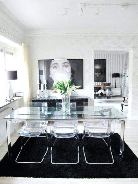 Lovely use of black and white in the dining room [Design: Kathleen Ramsey]
