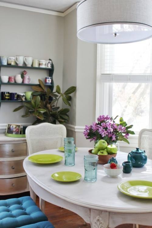 Nice use of greenery to stage this breakfast nook