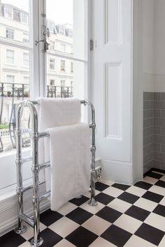 Hart Bath Surround, Classic Bathroom, Bathroom Styling, Classic Furniture, Traditional Bathroom