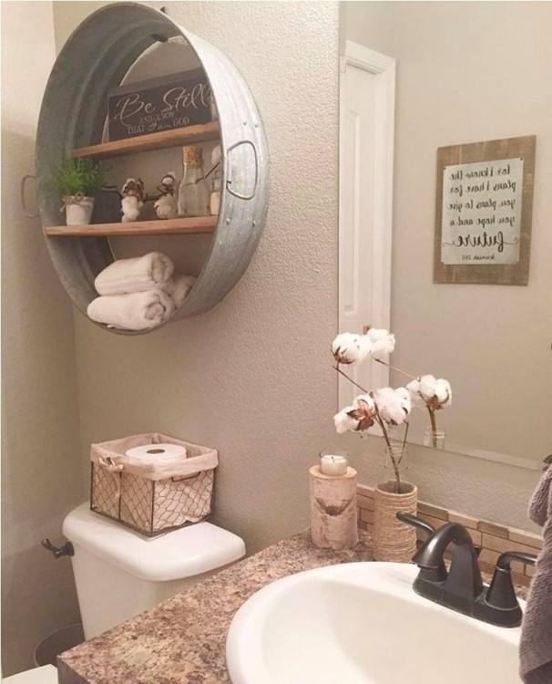 Gorgeous vintage bathroom, all white with marble