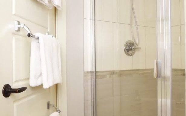 towel rack small bathroom