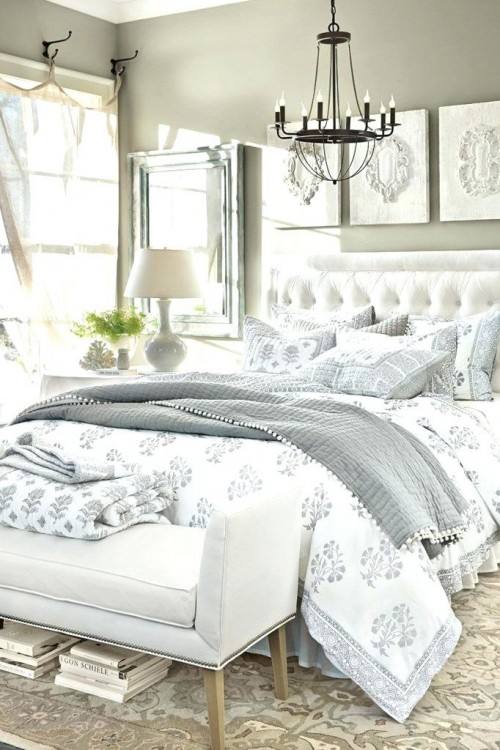 Affordable ideas for a Beautiful guest room with neutral colors at refreshrestyle