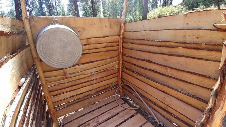 Outdoor Shower Cabin Galvanized steel frameTimber floor160L water tankWhite polycabonate sheetingShower Cabin Size: L 0