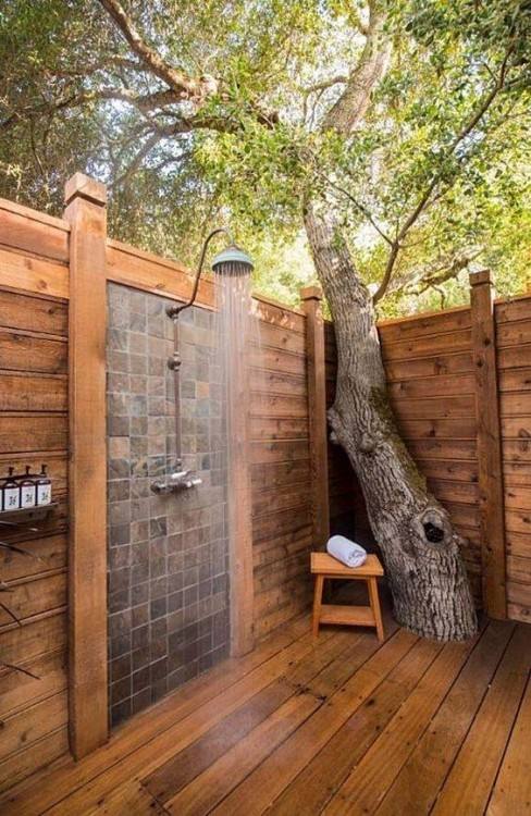 Above: The freestanding shower is sited at the edge of a terrace near the master bedroom