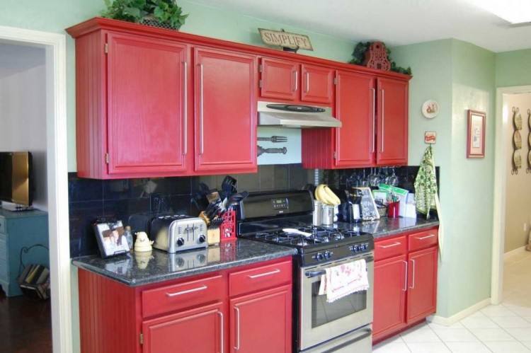 knobs or pulls in kitchen red